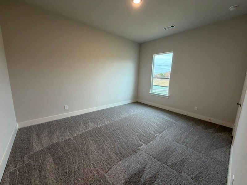 Spacious, unfurnished interior of a new home in Eagle Ridge Estates, Weatherford (Image 12).