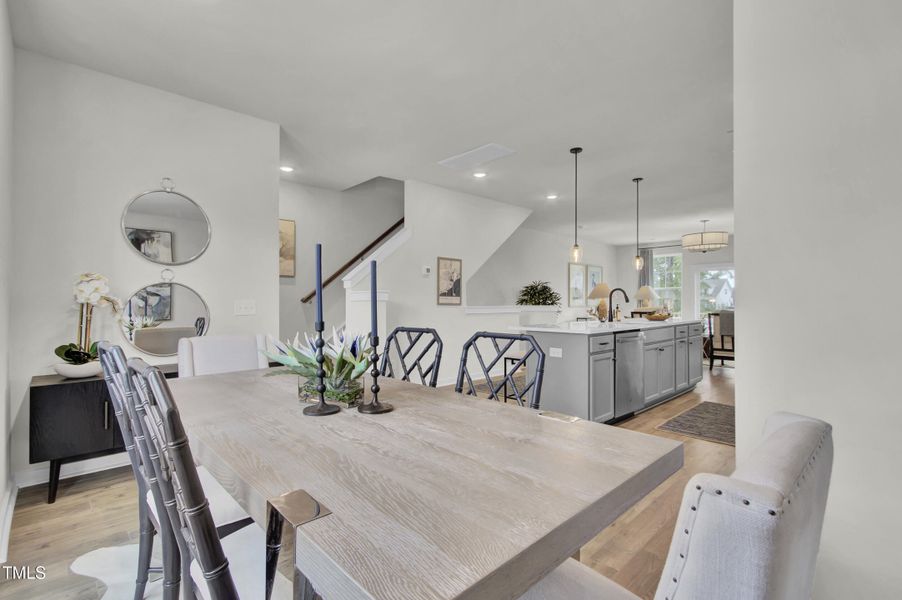 P_CHS_TTT_Balfour_Model_INT_DIN_1