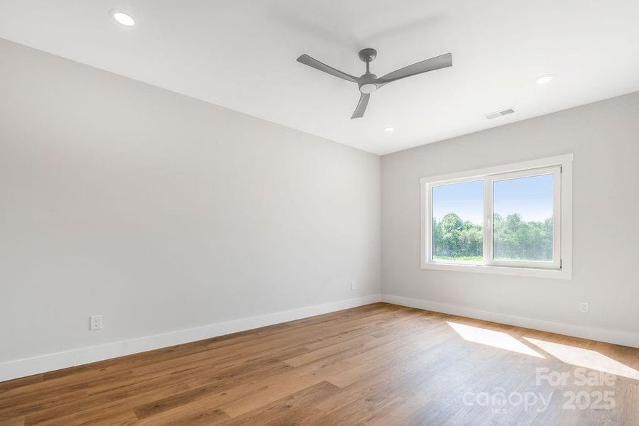 Spacious, unfurnished interior of a new home in , Lincolnton (Image 10).