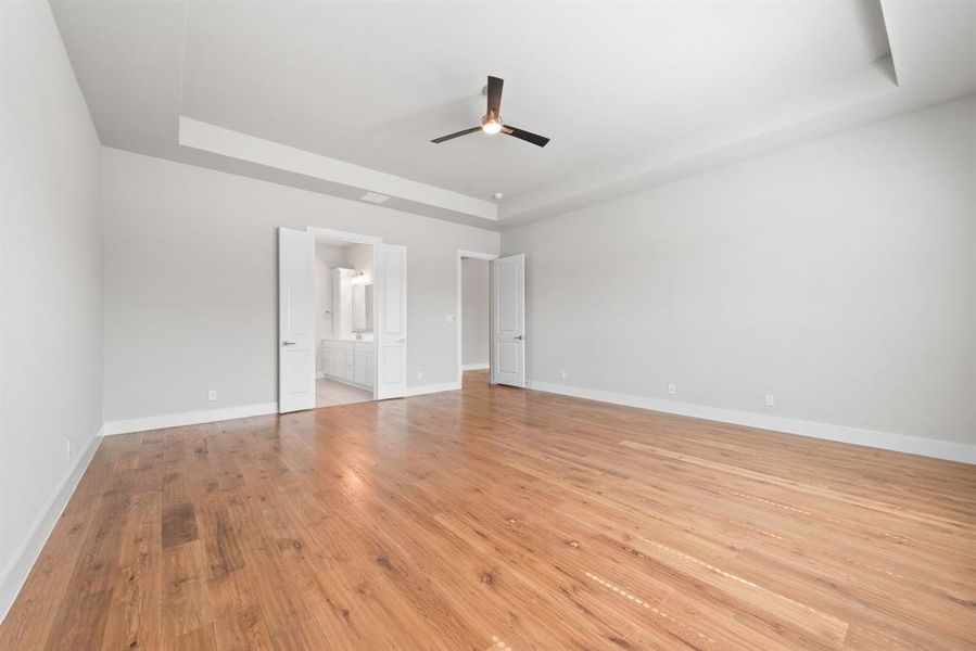 Spacious, unfurnished interior of a new home in King Crossing Estates, Van Alstyne (Image 27). Spacious, unfurnished interior of a new home in King Crossing Estates, Van Alstyne (Image 27).