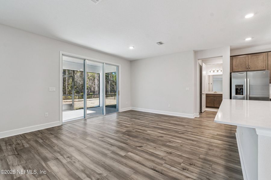 Spacious, unfurnished interior of a new home in Tributary 70', Yulee (Image 23).