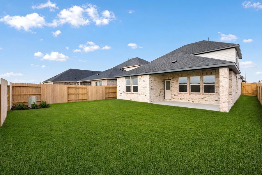Exterior details and patio area of a home in Brookewater 45s, Rosenberg (Image 20).