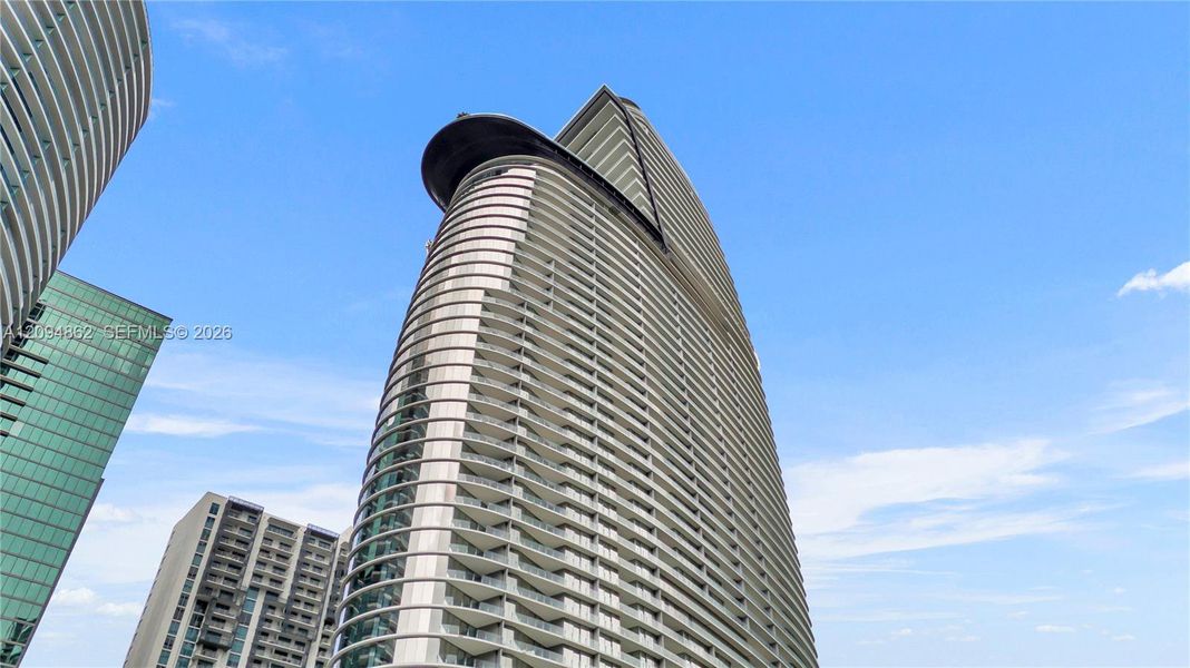 Condo located in Miami, FL showcasing its design and architecture (Image 26). Condo located in Miami, FL showcasing its design and architecture (Image 26).