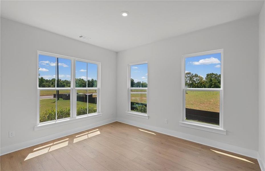 Spacious, unfurnished interior of a new home in Creekside at Skelton, Jefferson (Image 19).