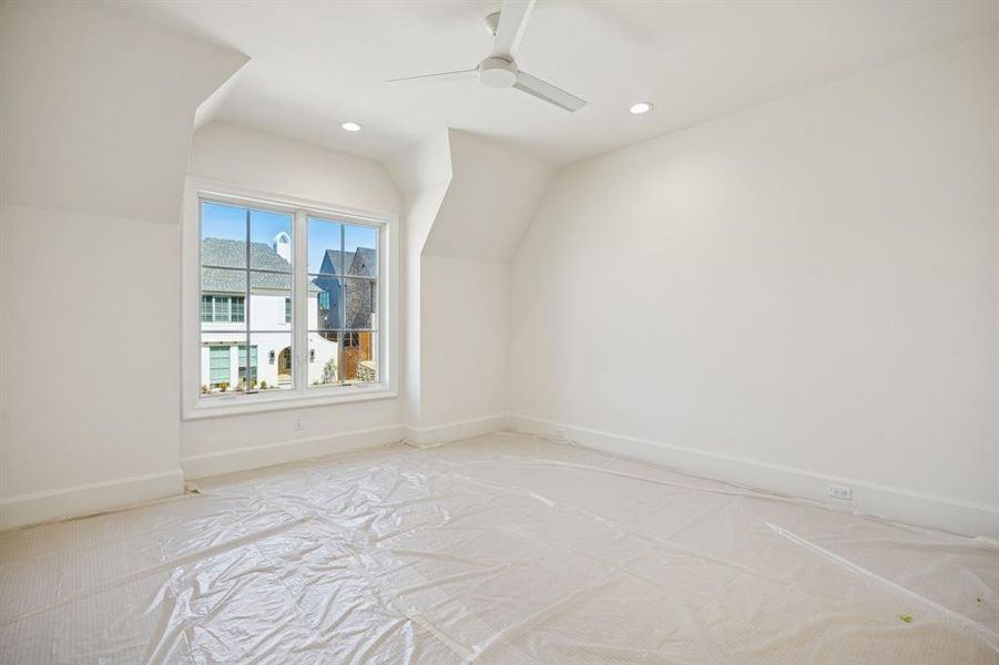 Image 34 of a home in .