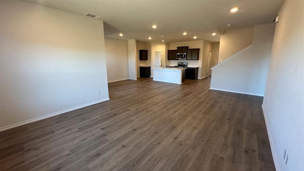 Spacious, unfurnished interior of a new home in Cartwright Ranch, Crandall (Image 15).