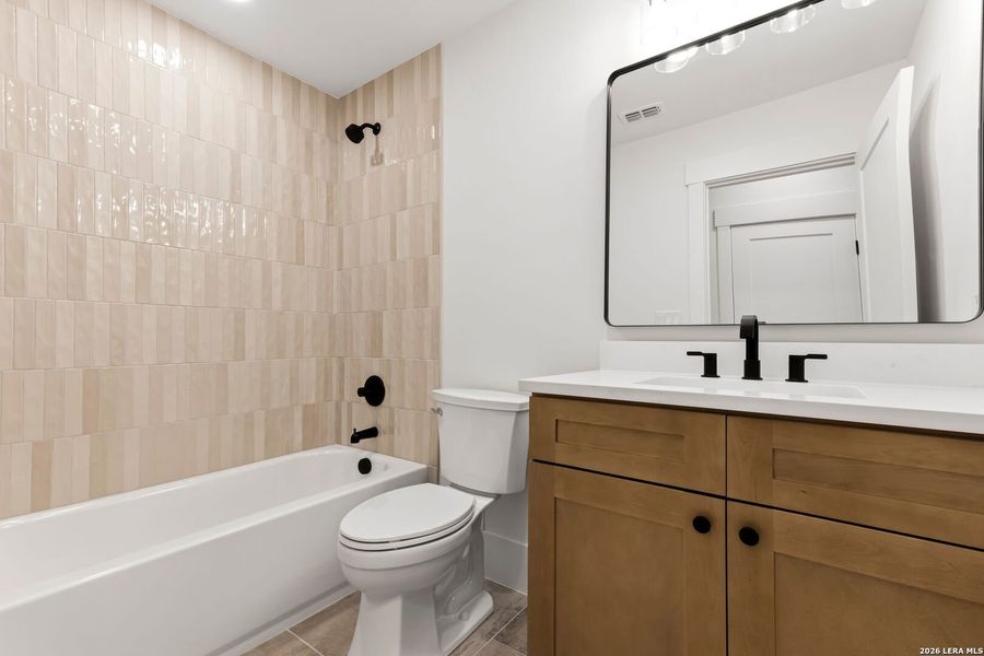 Furnished interior view inside a new home in , Boerne (Image 17).