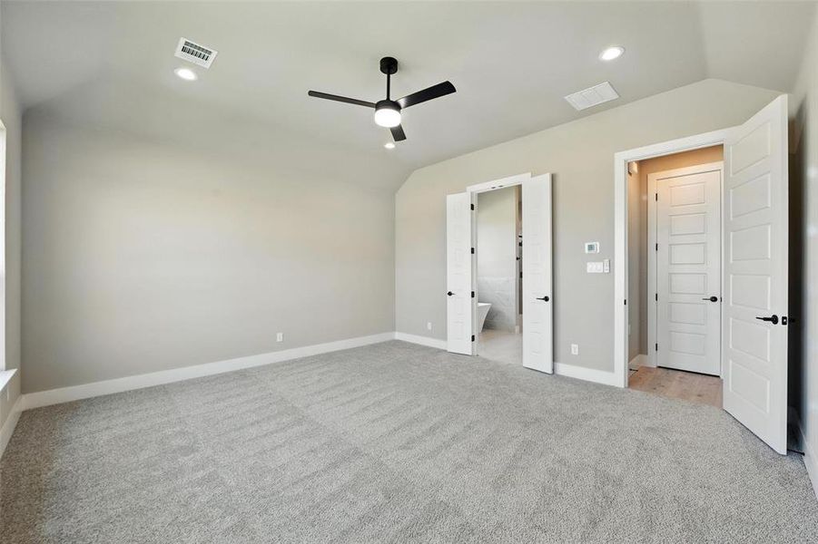 Spacious, unfurnished interior of a new home in Rocky Top Ranch, Reno (Image 25). Spacious, unfurnished interior of a new home in Rocky Top Ranch, Reno (Image 25).