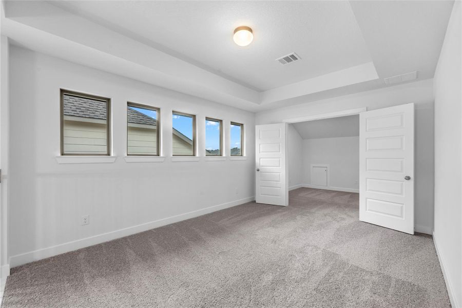 Spacious, unfurnished interior of a new home in Candela, Richmond (Image 16).