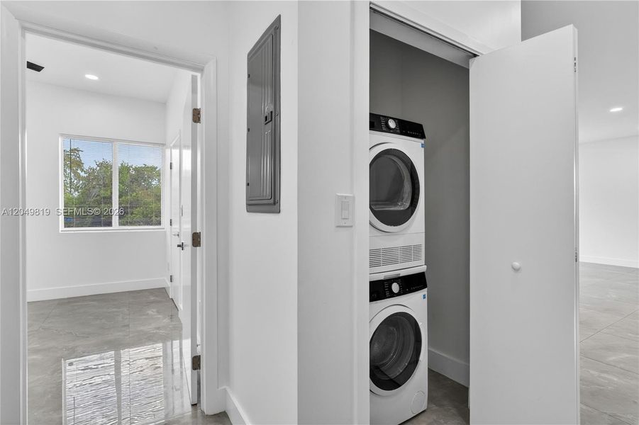 Furnished interior view inside a new home in , Fort Lauderdale (Image 4). Furnished interior view inside a new home in , Fort Lauderdale (Image 4).