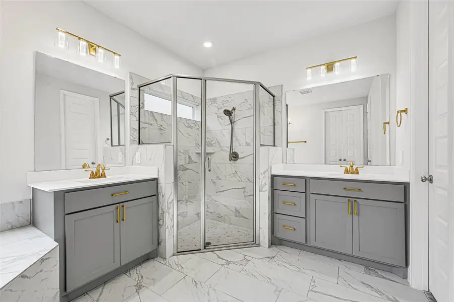 Furnished interior view inside a new home in Grand Central Park 45', Conroe (Image 7). Furnished interior view inside a new home in Grand Central Park 45', Conroe (Image 7).