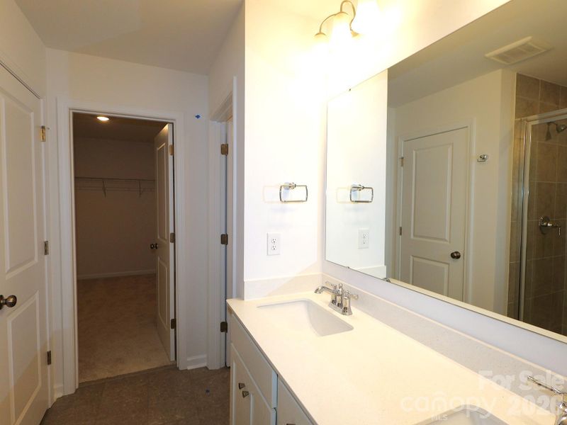 Owner's bathroom Owner's bathroom