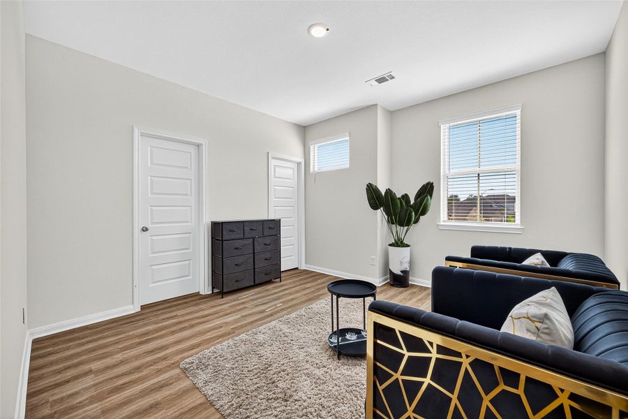 Furnished interior view inside a new home in Anderson Lakes, Houston (Image 17). Furnished interior view inside a new home in Anderson Lakes, Houston (Image 17).