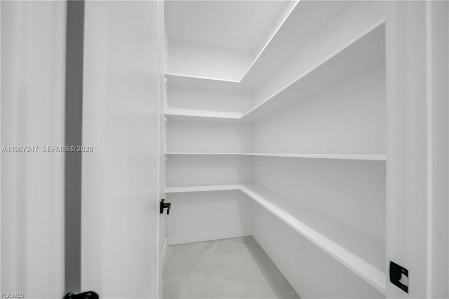 Spacious, unfurnished interior of a new home in , Lehigh Acres (Image 21).