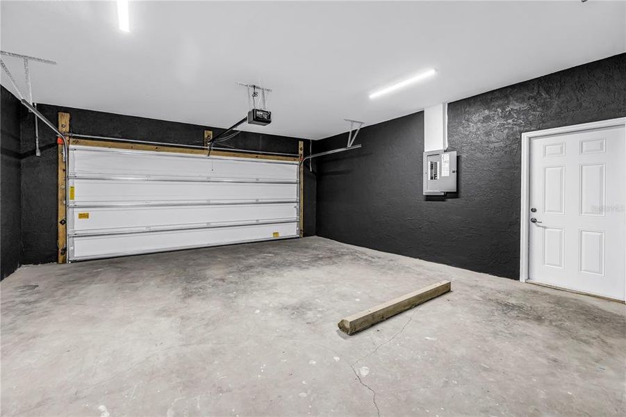 Spacious, unfurnished interior of a new home in , St. Petersburg (Image 38).