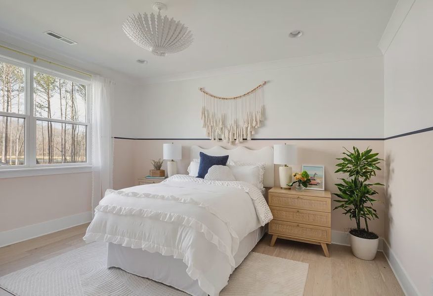 Barkley Model Guest Bed, Amara Chase - 9 of 9