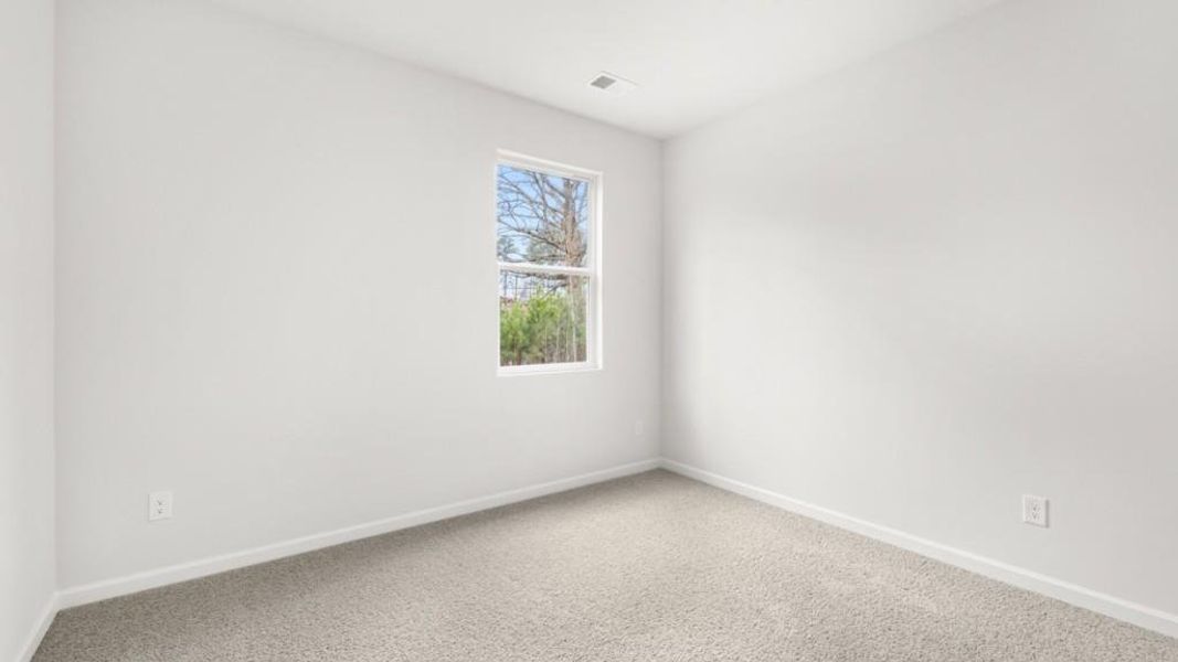Spacious, unfurnished interior of a new home in Thompson Ridge, Dallas (Image 12).