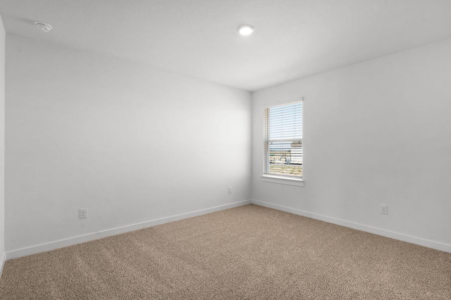 Spacious, unfurnished interior of a new home in Lariat, Liberty Hill (Image 79).