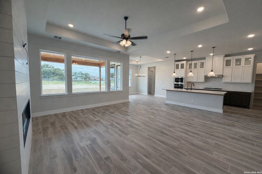 Spacious, unfurnished interior of a new home in Pradera Ridge, Floresville (Image 7). Spacious, unfurnished interior of a new home in Pradera Ridge, Floresville (Image 7).