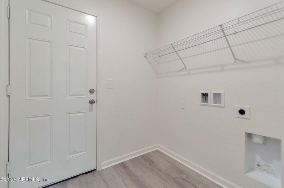 Spacious, unfurnished interior of a new home in , Jacksonville (Image 22).