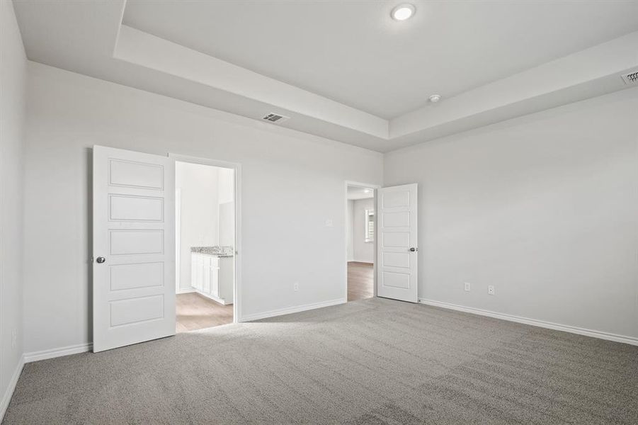 Spacious, unfurnished interior of a new home in Sycamore Landing, Fort Worth (Image 11). Spacious, unfurnished interior of a new home in Sycamore Landing, Fort Worth (Image 11).