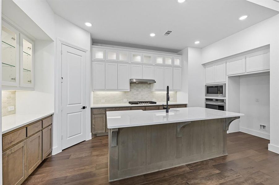 Furnished interior view inside a new home in The Parks at Wilson Creek: 50ft. lots, Celina (Image 7). Furnished interior view inside a new home in The Parks at Wilson Creek: 50ft. lots, Celina (Image 7).