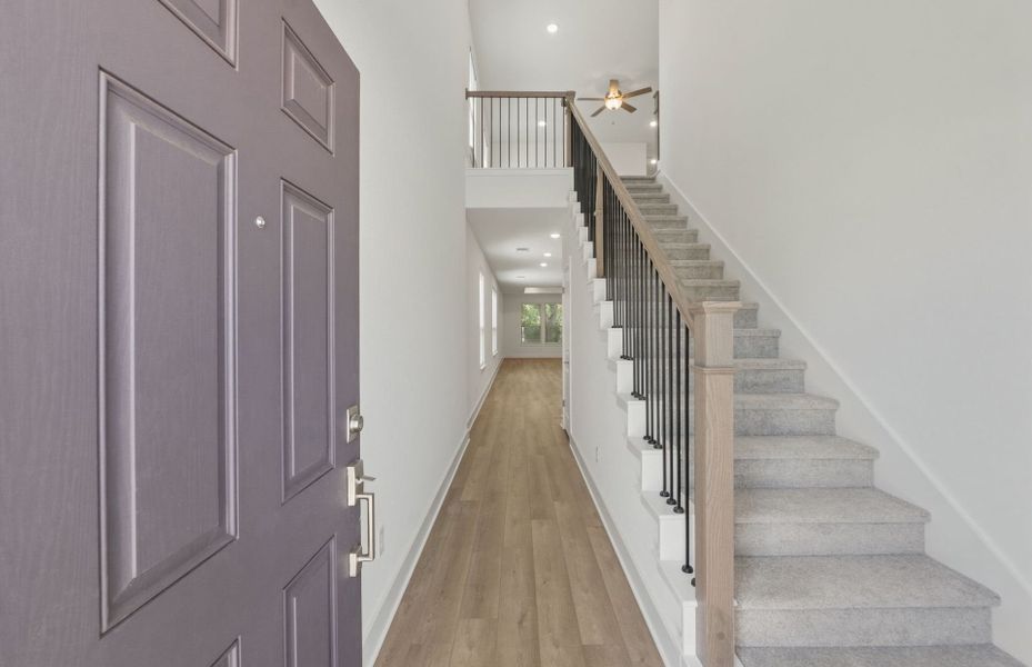 Spacious, unfurnished interior of a new home in Saddleback at Santa Rita Ranch, Liberty Hill (Image 15).