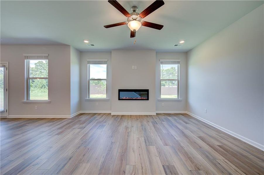 Spacious, unfurnished interior of a new home in Adagio, Dacula (Image 21).