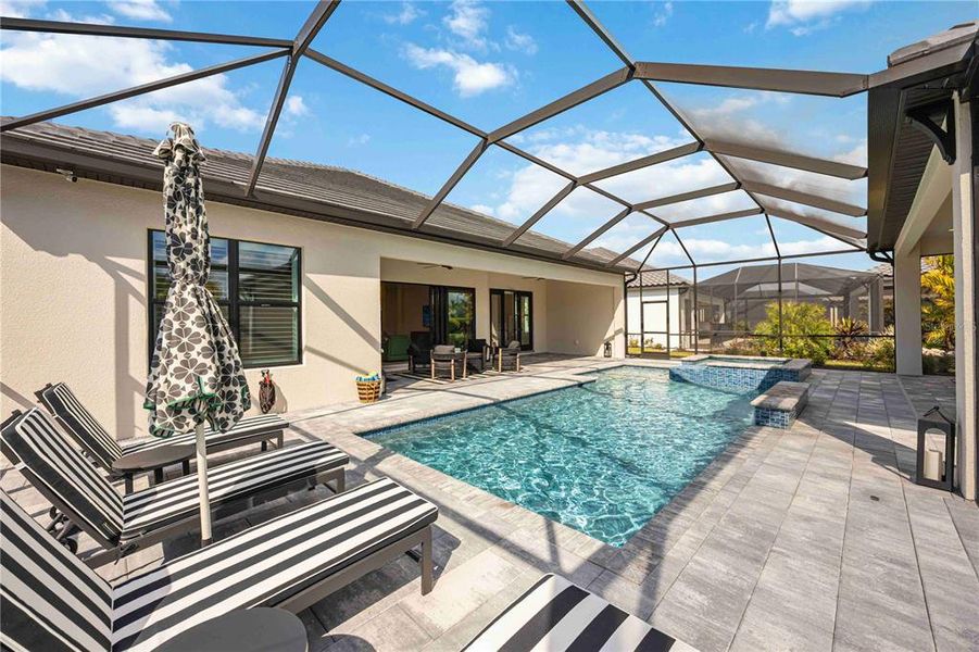 Exterior details and patio area of a home in Gran Place, Venice (Image 25).