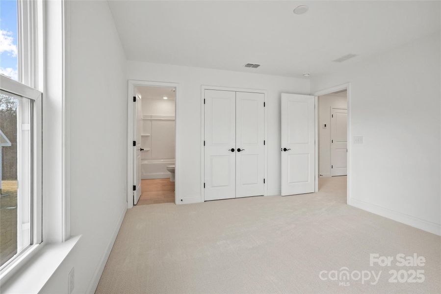 Spacious, unfurnished interior of a new home in Forest Creek, Waxhaw (Image 40).