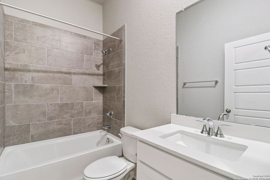 Furnished interior view inside a new home in Sagebrooke - Classic Series, San Antonio (Image 11).