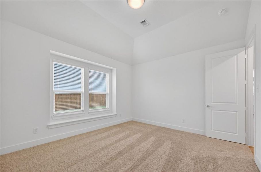 Spacious, unfurnished interior of a new home in Heritage Ranch, Sherman (Image 22).