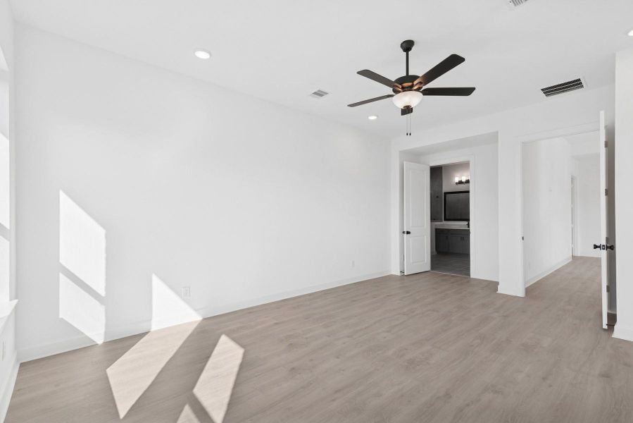 Spacious, unfurnished interior of a new home in The Highlands 55' - Encore Collection, Porter (Image 9). Spacious, unfurnished interior of a new home in The Highlands 55' - Encore Collection, Porter (Image 9).