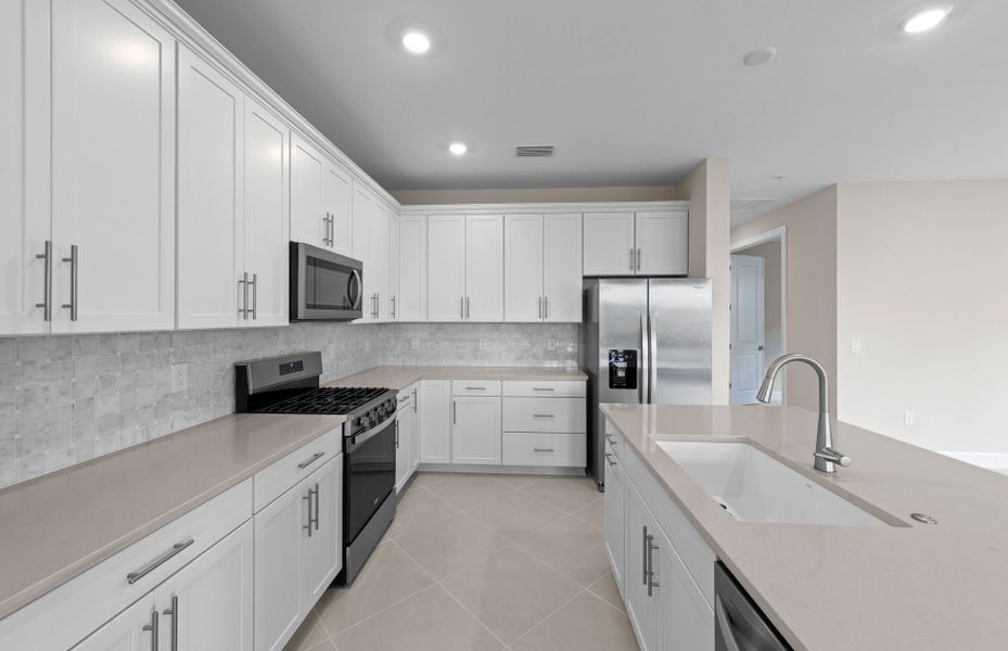 Furnished interior view inside a new home in Del Webb Oak Creek, North Fort Myers (Image 5). Furnished interior view inside a new home in Del Webb Oak Creek, North Fort Myers (Image 5).