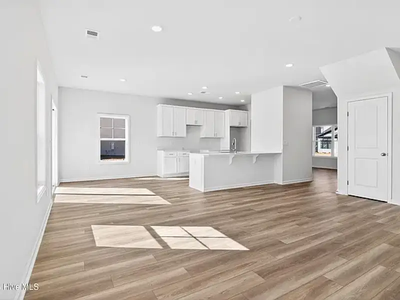 Spacious, unfurnished interior of a new home in Portrait Hills, Aiken (Image 6).