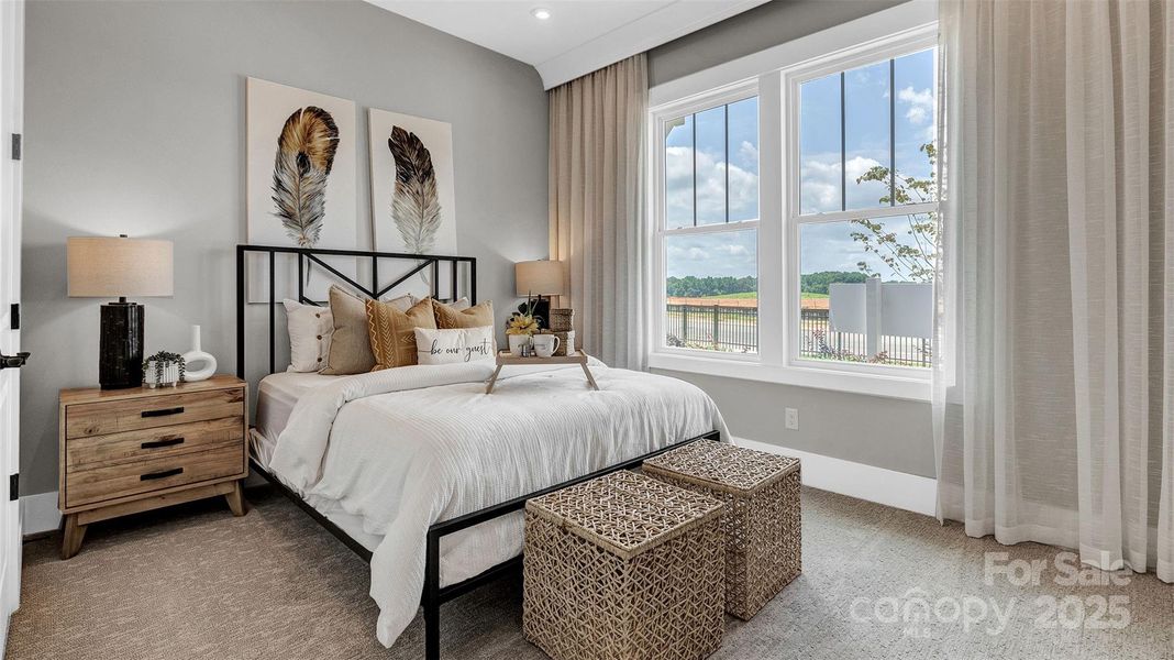 Model photo used for reference