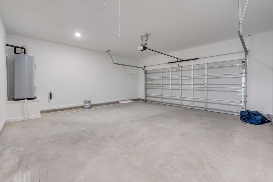 Spacious, unfurnished interior of a new home in , Crestview (Image 18).