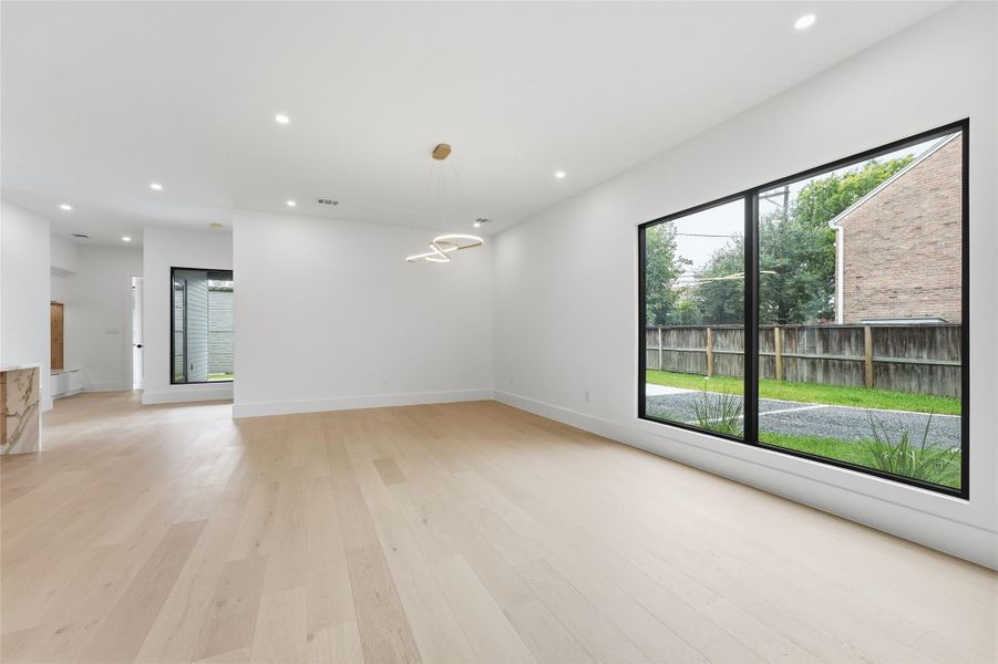 Spacious, unfurnished interior of a new home in , Houston (Image 23).