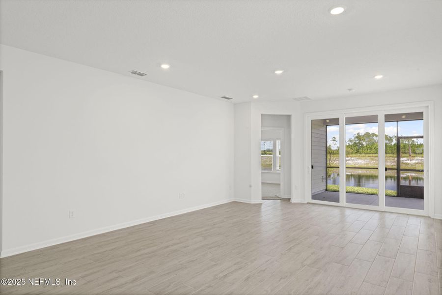 Spacious, unfurnished interior of a new home in Beacon Lake, St. Augustine (Image 47).