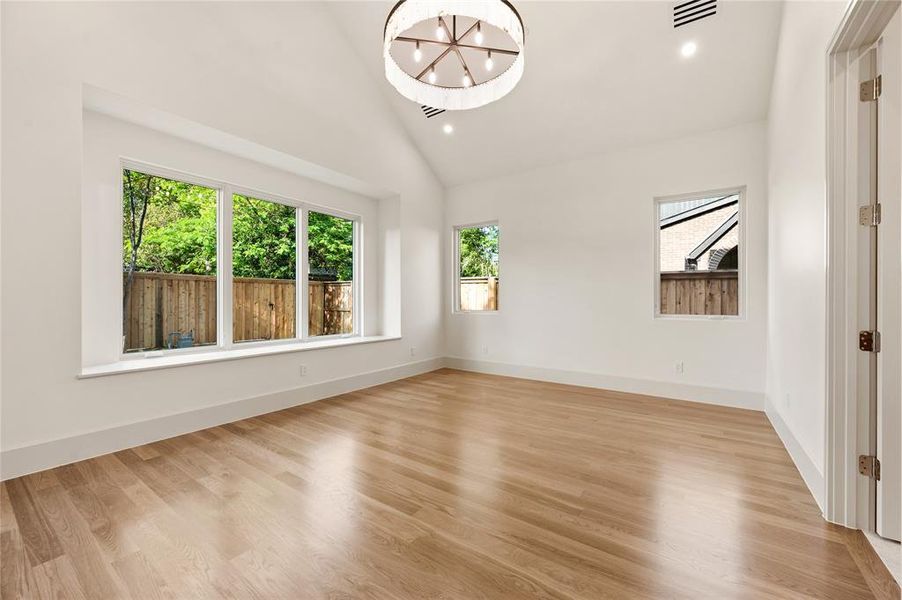 Spacious, unfurnished interior of a new home in , Richardson (Image 32).