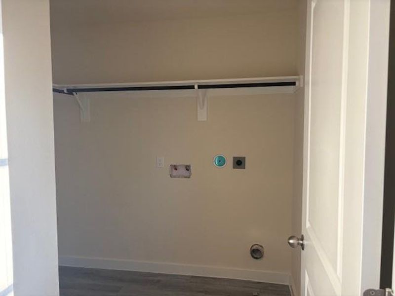 Spacious, unfurnished interior of a new home in , Hempstead (Image 10).