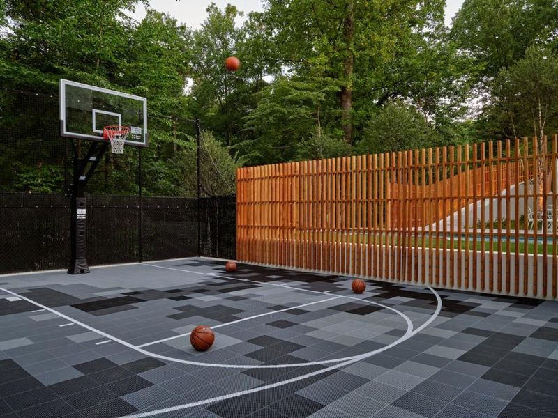 Community amenities in , Sandy Springs (Image 82).