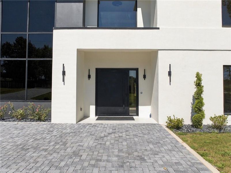 Exterior details and patio area of a home in , Sugar Hill (Image 3).