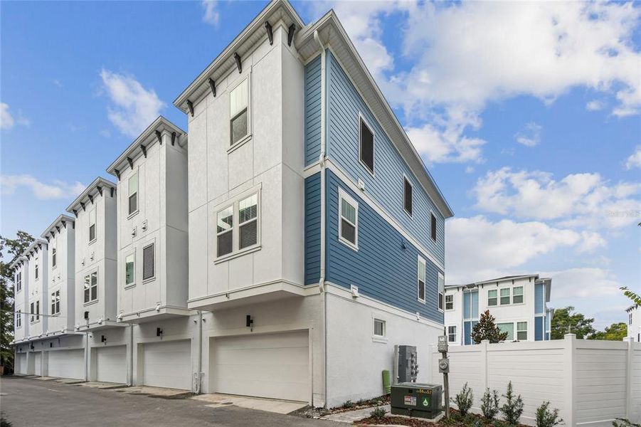 Image 42 of a home in Apex at Seminole Heights. Image 42 of a home in Apex at Seminole Heights.