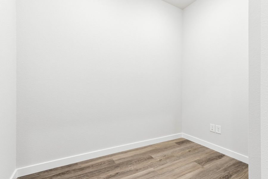 Spacious, unfurnished interior of a new home in Willow Grove, Melissa (Image 40).