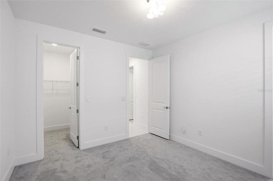 Spacious, unfurnished interior of a new home in , Bradenton (Image 28).