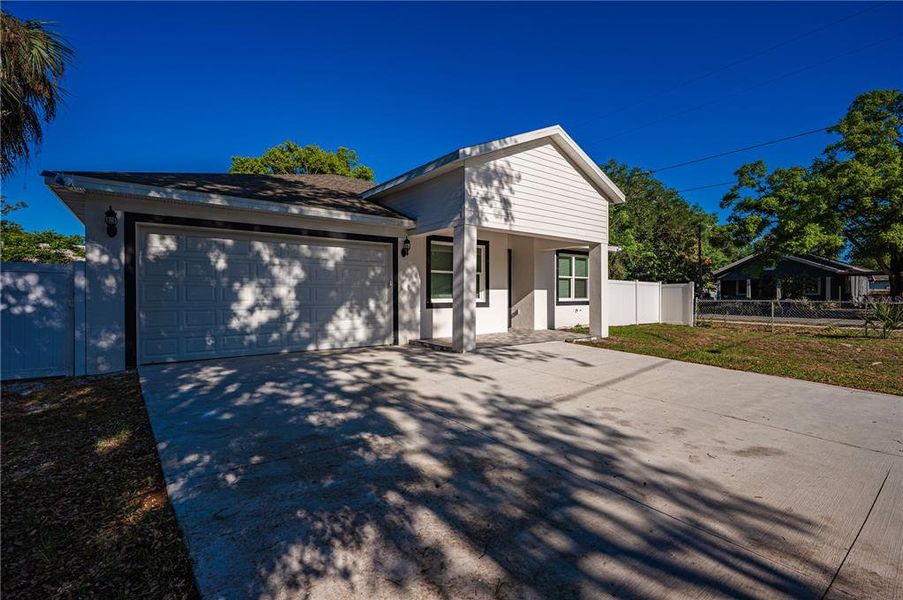 Exterior details and patio area of a home in , Tampa (Image 21).