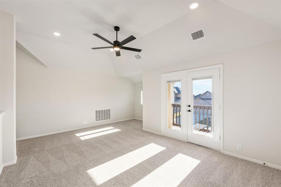 Spacious, unfurnished interior of a new home in Star Ranch Classic 50, Godley (Image 21).