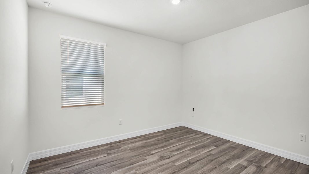 Spacious, unfurnished interior of a new home in Hawthorne Ranch, Lakeland (Image 29).