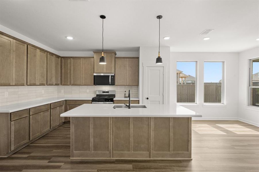 3357 Redbud Flower- Kitchen-1